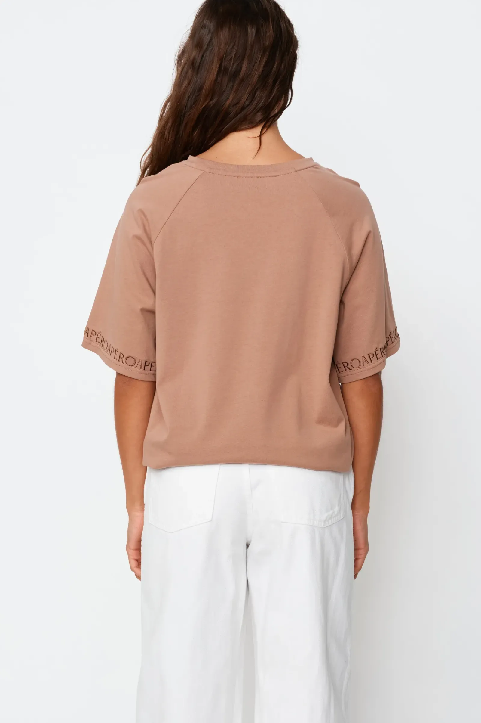 Apero Tops|Logo Sleeve Box Cut Tee - Mocha