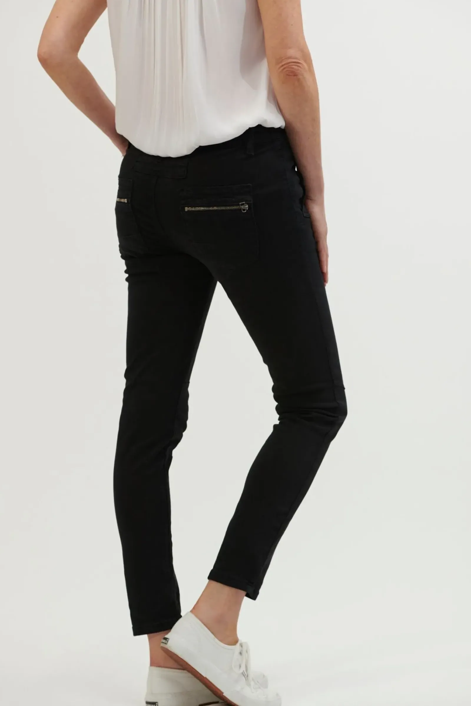 Italian Star Jeans|Pants|Button Jean - Black
