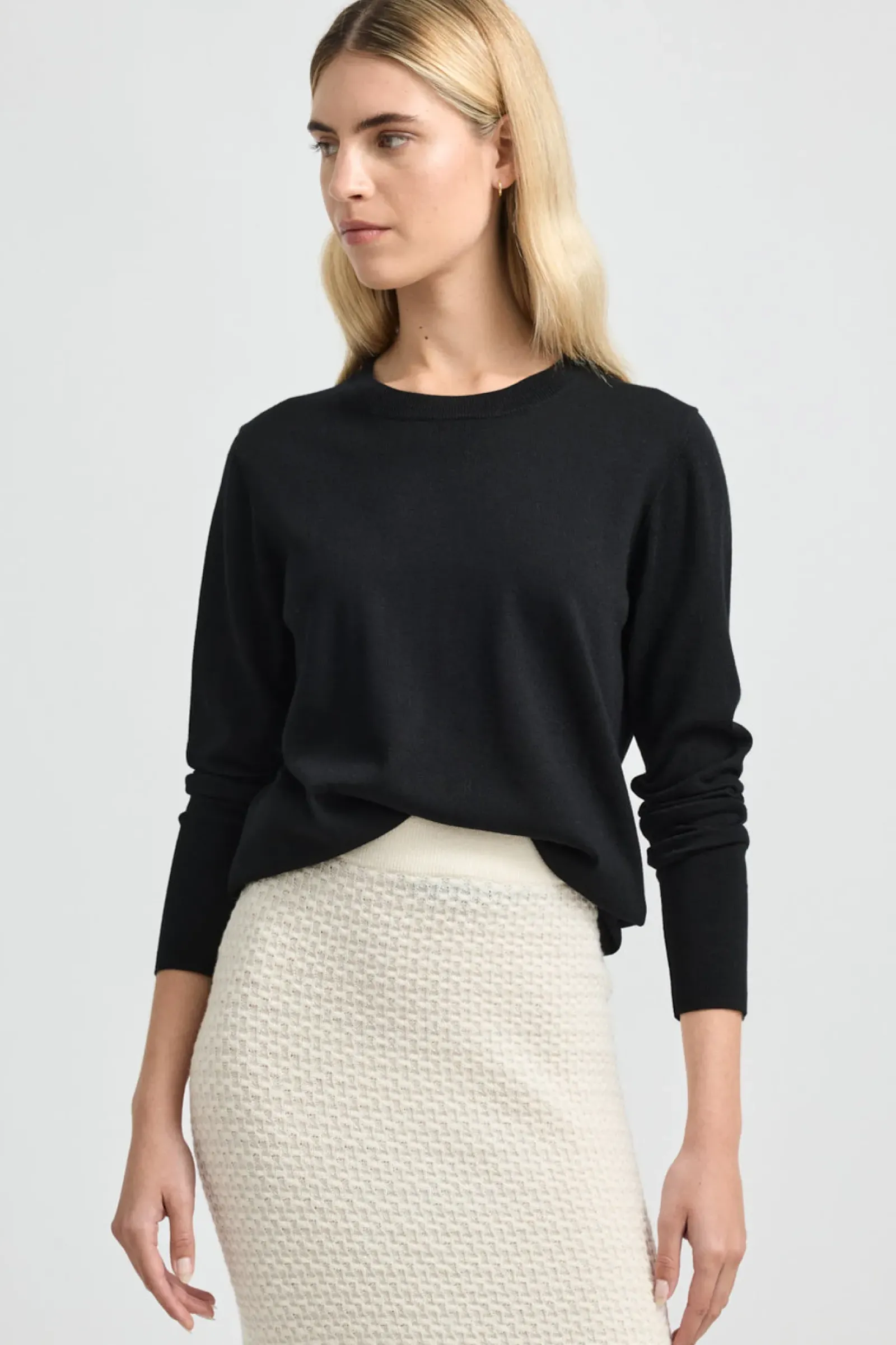 Toorallie Knitwear|Fine Merino Crew - Black